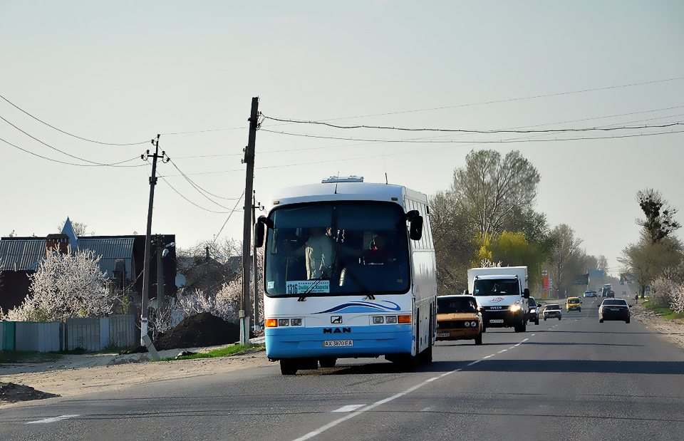 Ugarte CX-Elite L гос.# АХ3870ЕА 1316-го маршрута на улице Змиевской в Безлюдовке