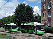 Троллейбусы Богдан-Т70117 на площадке Троллейбусного депо №2 возле административного корпуса
