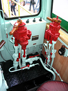 Кран машиниста №394 и кран вспомогательного тормоза №254 тепловоза ЧМЭ3-2426