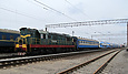 ЧМЭ3-3340, вагон прикрытия и EJ675-01 на станции Харьков-Сортировочный