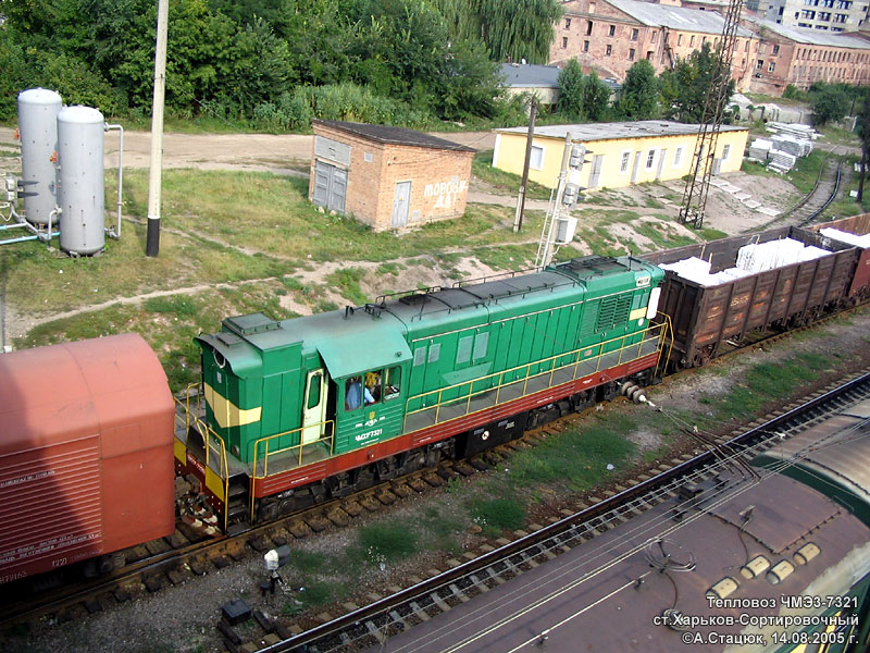ЧМЭ3Т-7321 выполняет маневры на станции Харьков-Пассажирский