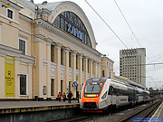 ДПКр-3-003 во время презентации на станции Харьков-Пассажирский