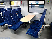 Трехрядные сиденья в вагоне второго класса дизель-поезда ДПКр-3-003