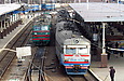 ЭР2Р-7033 и ВЛ82м-025 на станции Харьков-Пассажирский