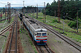 ЭР2Р-7072 поезд №6423 Харьков — Изюм на станции Основа отправился от платформы Безлюдовка