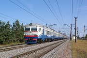 ЭР2Т-7119 сообщением Харьков - Дебальцево (поезд №807) в начале перегона Основа - Жихорь