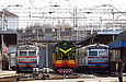 ЭР2Т-7211, ЧМЭ3э-6833 и ЭР2Р-7087 на станции Харьков-Пассажирский
