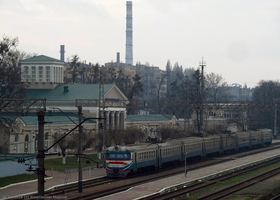 ЭР2-355 на станции Харьков-Балашовский