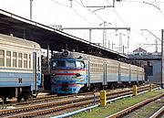 ЭР2-572 на станции Харьков-Пассажирский