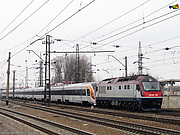 ТЭП150-003 с электропоездом HRCS-001 на станции Харьков-Сортировочный