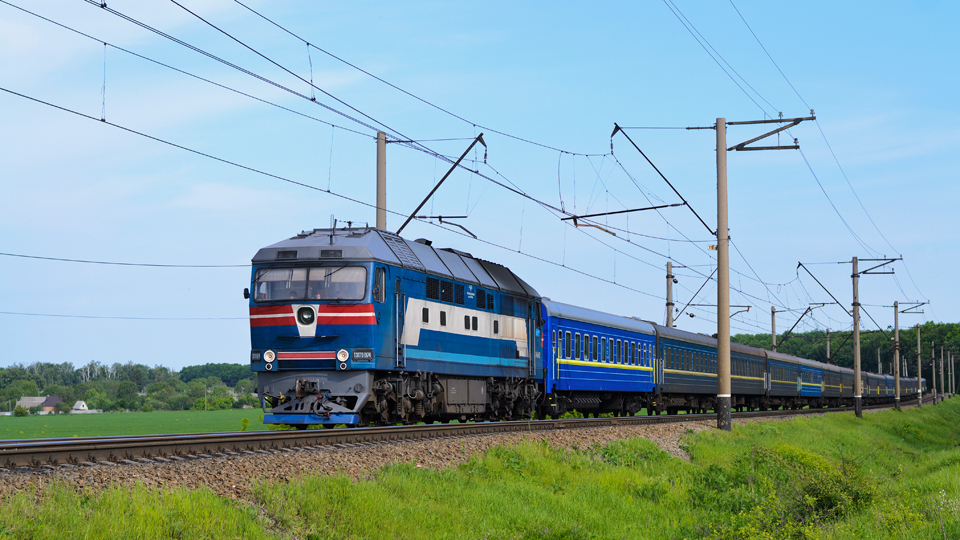 ТЭП70-0174 с поездом №134 Киев - Лисичанск на перегоне Мерчик - Люботин-Западный