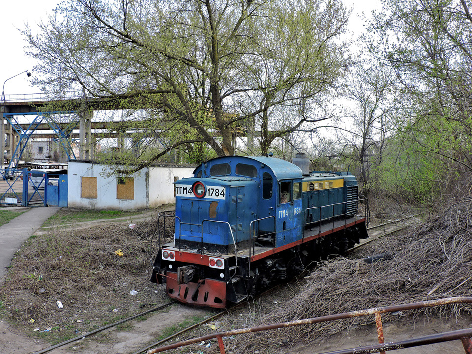 ТГМ4-1784 на подъездных путях к заводу ЖБК-5
