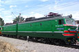 Электровоз ВЛ11(8)-644 в составе сплотки на станции Харьков-Пассажирский
