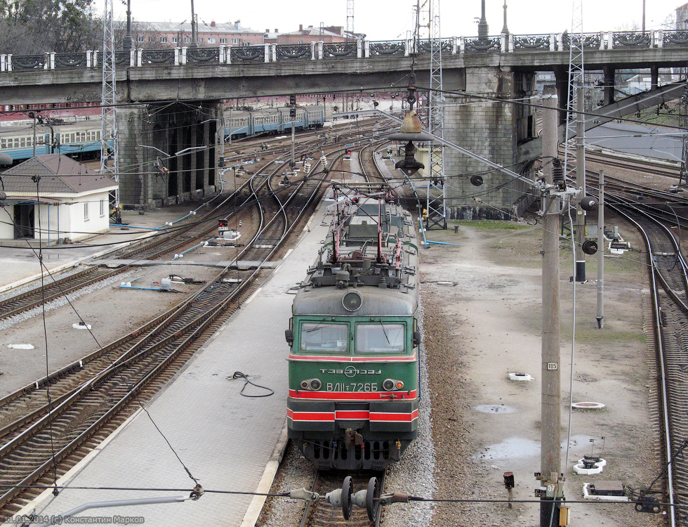 ВЛ11.8-726 на станции Харьков-Пассажирский