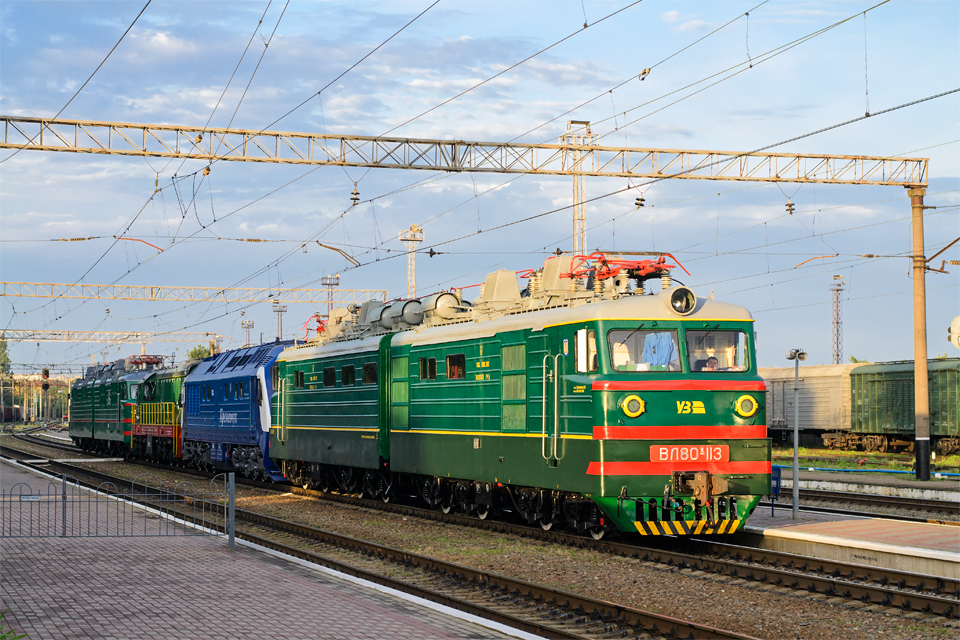 ВЛ80к-113 на станции Харьков-Балашовский