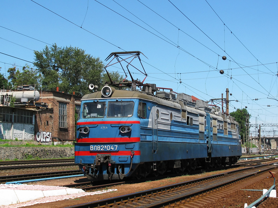 ВЛ82м-047 на станции Харьков-Пассажирский