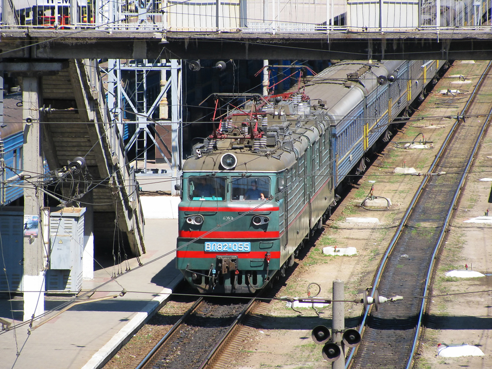 ВЛ82м-055 на станции Харьков-Пассажирский