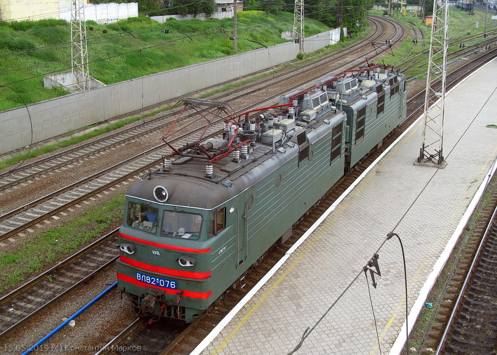 ВЛ82м-076 на станции Харьков-Пассажирский