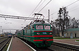 ВЛ82м-080 во главе сплотки локомотивов перед отправлением от станции Харьков-Балашовский
