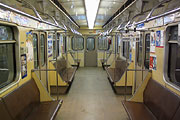 Пассажирский салон вагона метро типа 81-714.5 #0583