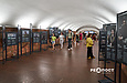 Фотовыставка "Міста та їхні герої" в переходе станции метро "Площадь Конституции"