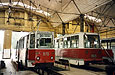 Расцепленная система КТМ-5M3 #870-869 в производственном корпусе Ленинского трамвайного депо
