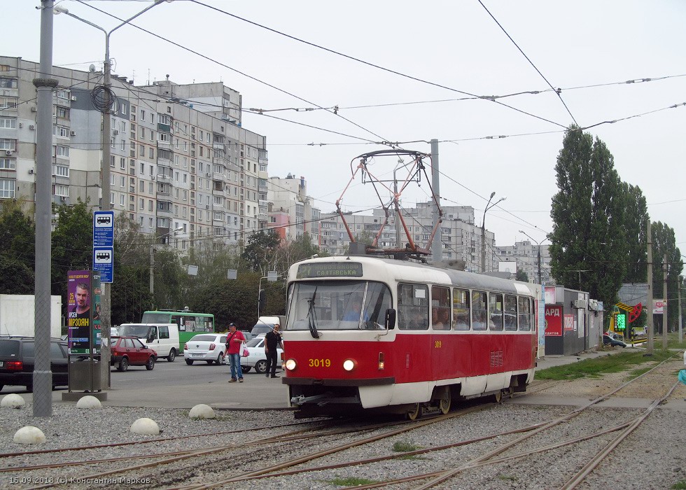 Tatra-T3SUCS #3019 27-го маршрута на перекрестке улиц Героев Труда и Академика Павлова
