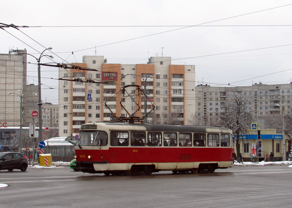 Tatra-T3SUCS #3019 20-го маршрута на проспекте Победы на перекрестке с проспектом Людвига Свободы