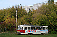 Tatra-T3SUCS #3020 20-го маршрута следует по разворотному кольцу "Улица Новгородская"