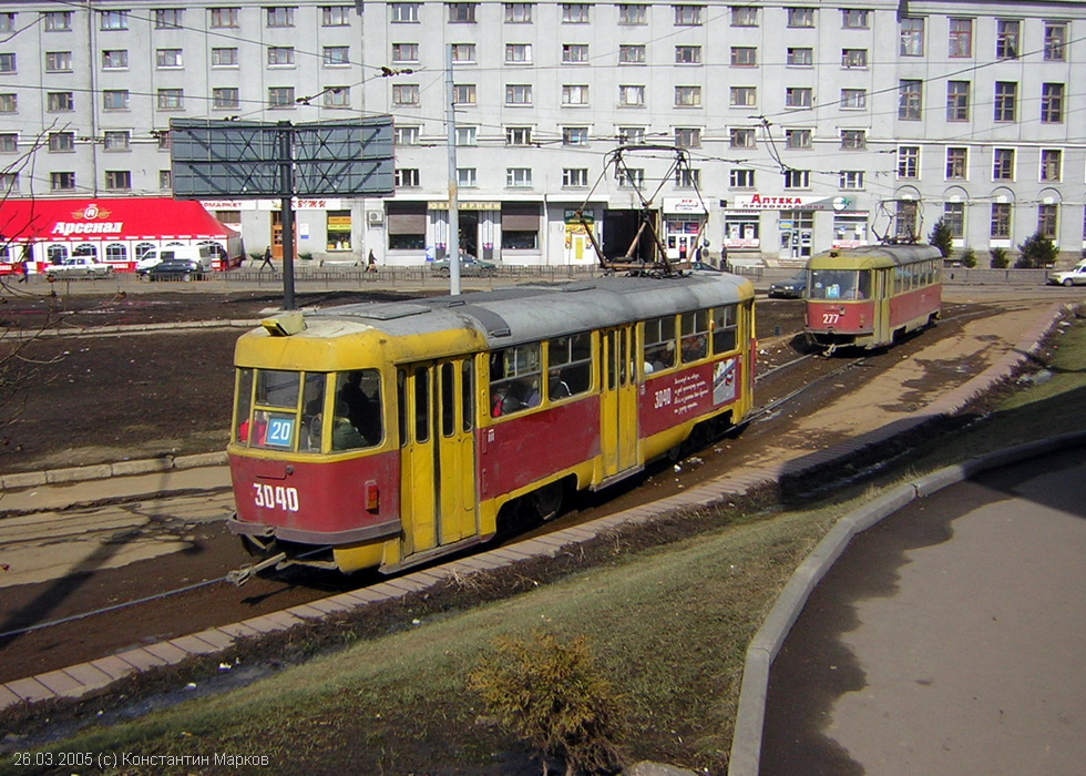 Tatra-T3SU #3040 20-го маршрута на конечной станции "Южный вокзал"