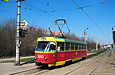 Tatra-T3SU #3043 20-го маршрута на улице Клочковской перед отправлением от остановки "Улица Херсонская"