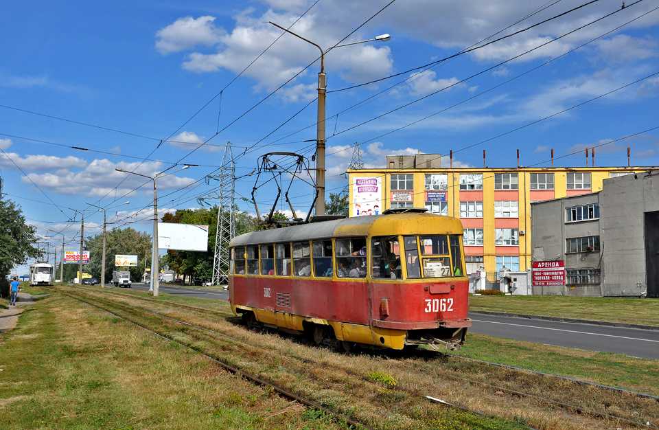 Tatra-T3SU #3062 27-го маршрута на улице Академика Павлова в районе улицы Перекопской