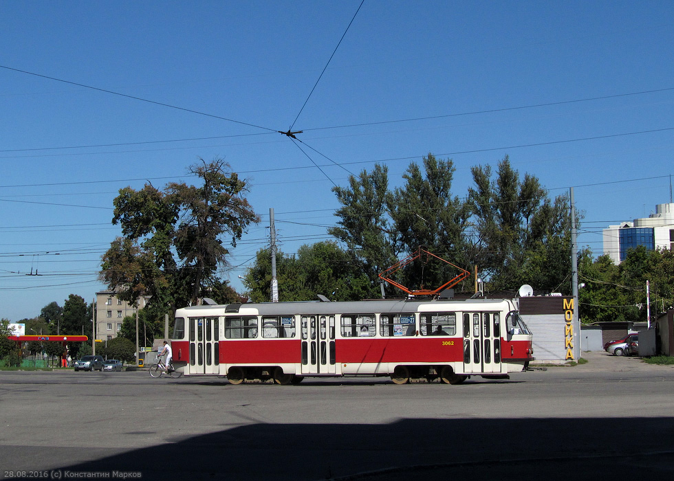 Tatra-T3SUCS #3062 27-го маршрута на проспекте Московском возле перекрестка с улицей Полевой