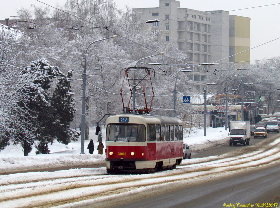 Tatra-T3SUCS #3062 27-го маршрута на улице Москалёвской возле парка им. Квитки-Основяненко