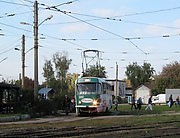 Tatra-T3SU #3068 27-го маршрута поворачивает из Семиградского въезда на улицу Академика Павлова