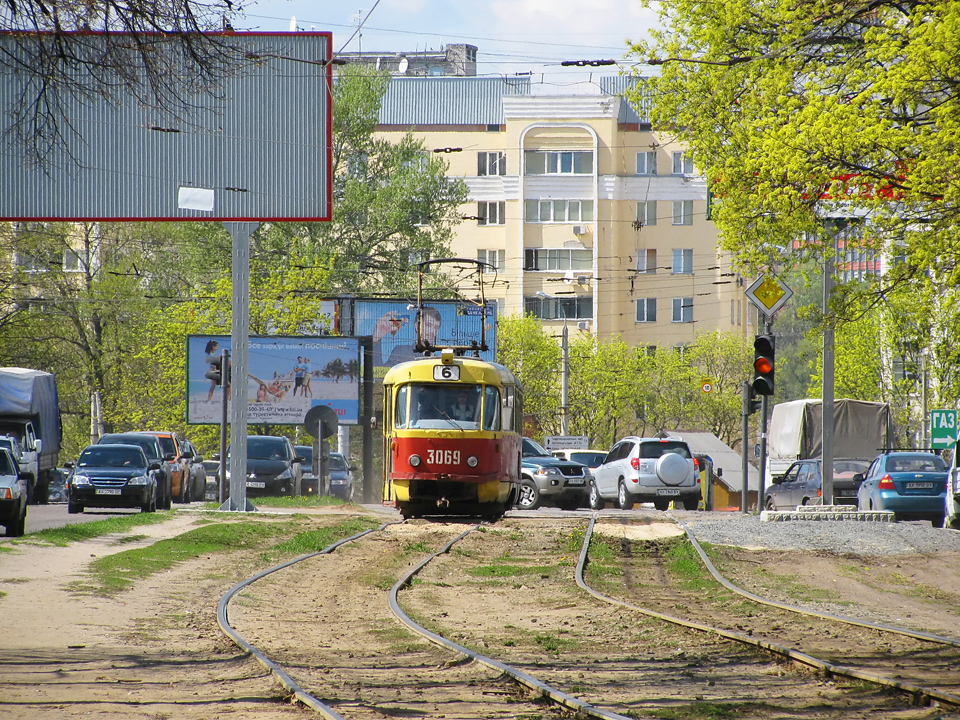 Tatra-T3SU #3069 6-го маршрута на Московском проспекте возле площади Восстания