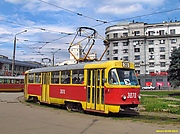 Tatra-T3SU #3070 3-го маршрута разворачивается конечной станции "Южный вокзал"