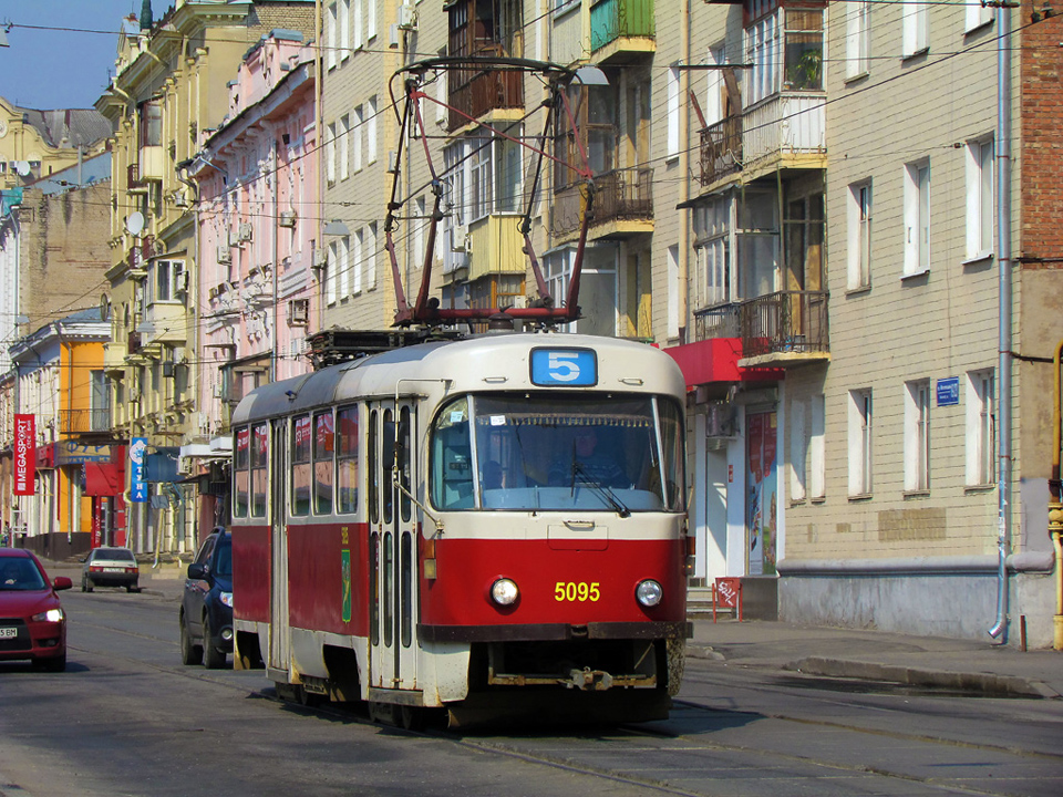 Tatra-T3A #5095 5-го маршрута на Московском проспекте в районе Харьковской набережной