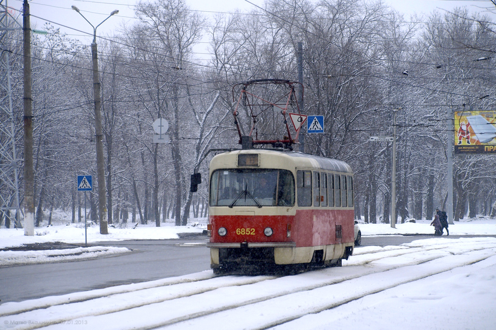 Tatra-T3 #6852 8-го маршрута на улице Плехановской в районе улицы Морозова