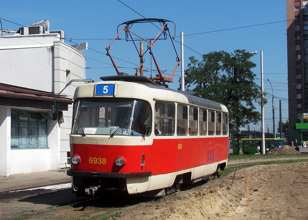 Tatra-T3 #6938 5-го маршрута на к/ст "Улица Одесская"