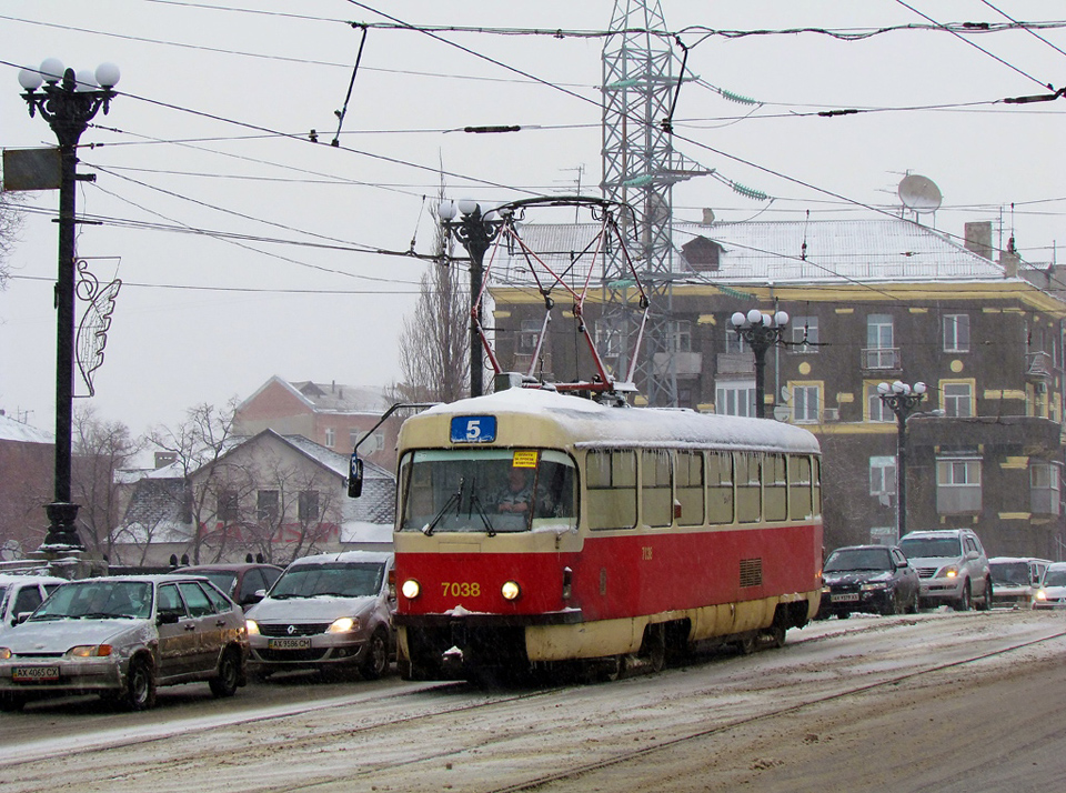 Tatra-T3SUCS #7038 5-го маршрута на Московском проспекте заканчивает движение по Харьковскому мосту