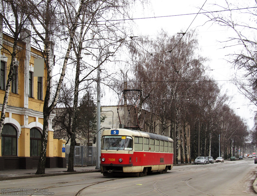 Tatra-T3SUCS #7038 5-го маршрута на улице Молодой Гвардии