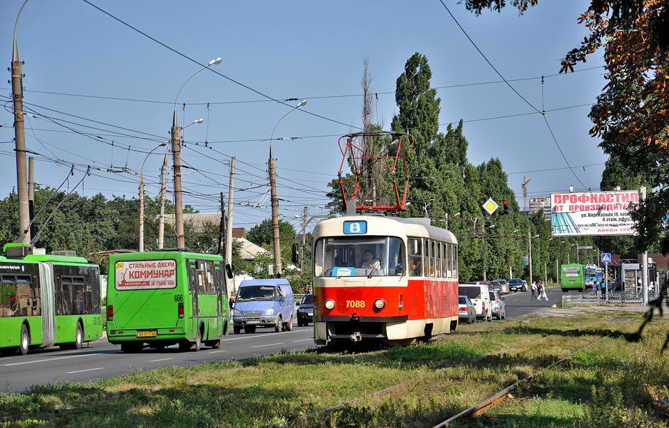 Tatra-T3SUCS #7088 8-го маршрута на проспекте Героев Сталинграда в районе улицы Морозова