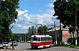 Tatra-T3SUCS #7088 1-го маршрута в Дружковке Донецкой области на улице Олега Кошевого пересекает проезжую часть