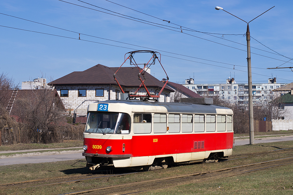 Tatra-T3M #8039 23-го маршрута на проспекте Тракторостроителей между остановками "Улица Блюхера" и "Сады"