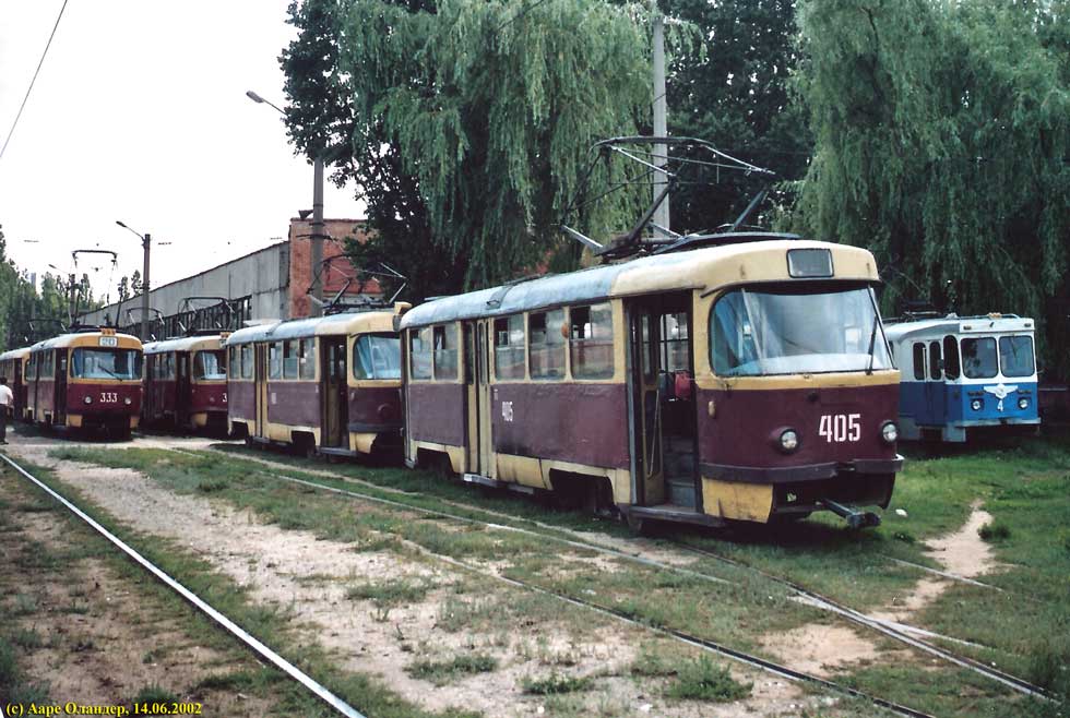 Tatra-T3SU #405-406 в открытом парке Октябрьского трамвайного депо