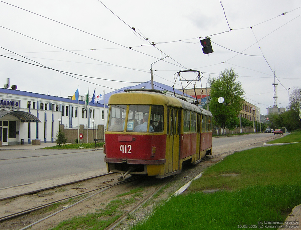 Tatra-T3SU #412 15-го маршрута на улице Шевченко въезжает на однопутный участок