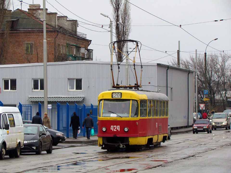 Tatra-T3SU #424 20-го маршрута в Рогатинском проезде