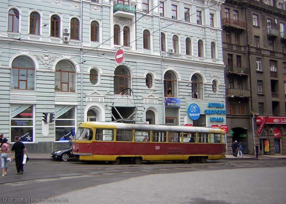 Tatra-T3SU #561 2-го маршрута на Московском проспекте возле площади Конституции