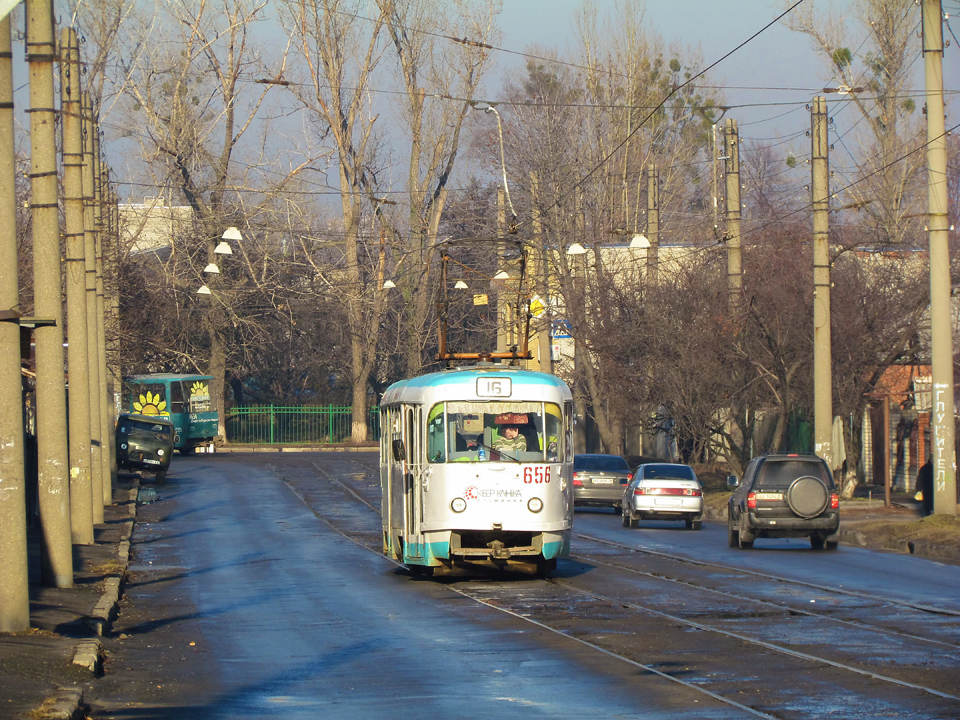 Tatra-T3SU #656 16-го маршрута в Семиградском въезде в районе улицы Академика Павлова